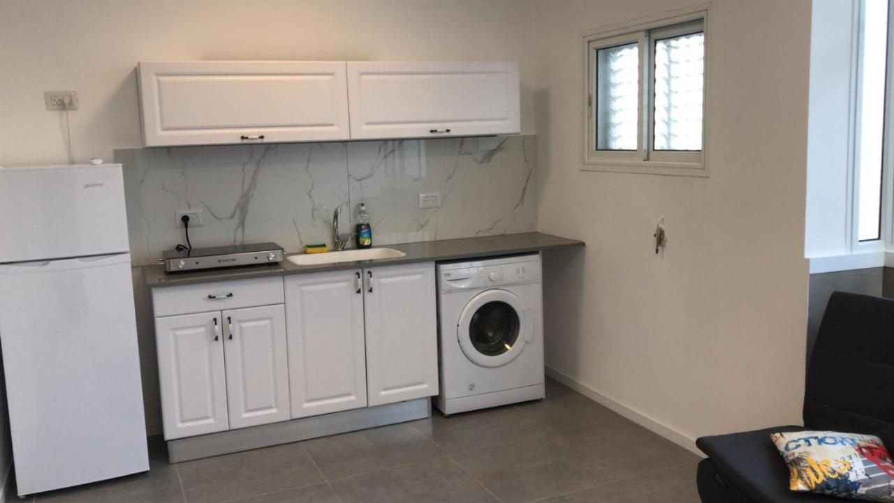 Isramax Low-Cost Apartment Near The Sea. بات يام المظهر الخارجي الصورة