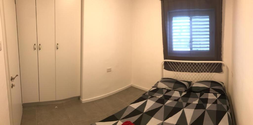 Isramax Low-Cost Apartment Near The Sea. بات يام المظهر الخارجي الصورة