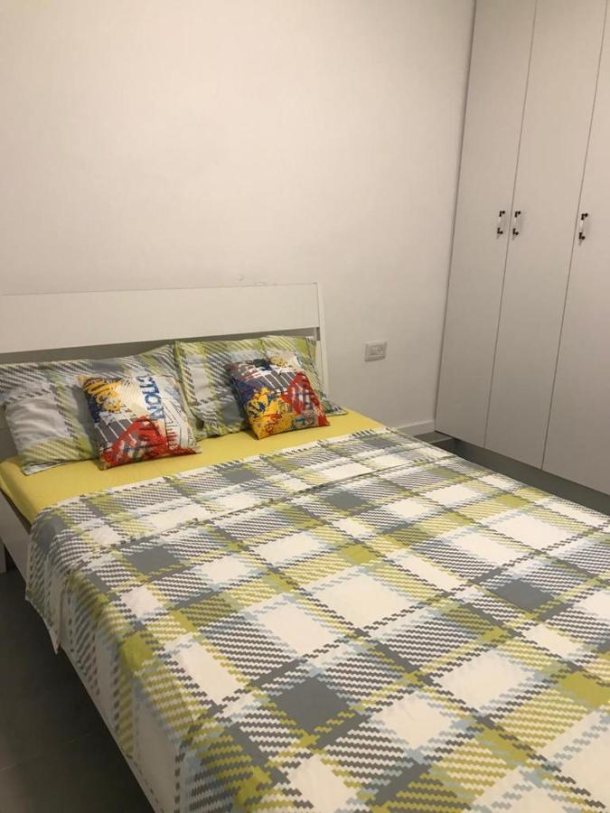 Isramax Low-Cost Apartment Near The Sea. بات يام المظهر الخارجي الصورة